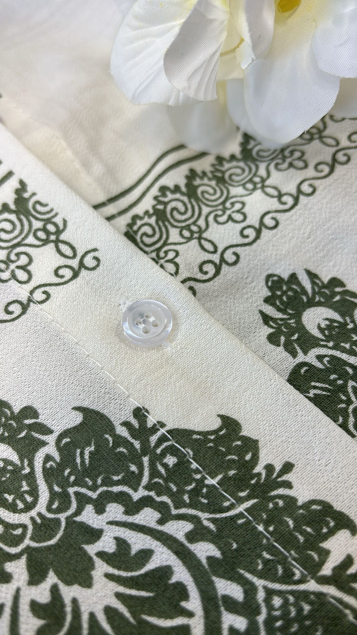 White Long Shirt with Button Long Sleeve And Tie New Fashion Style
