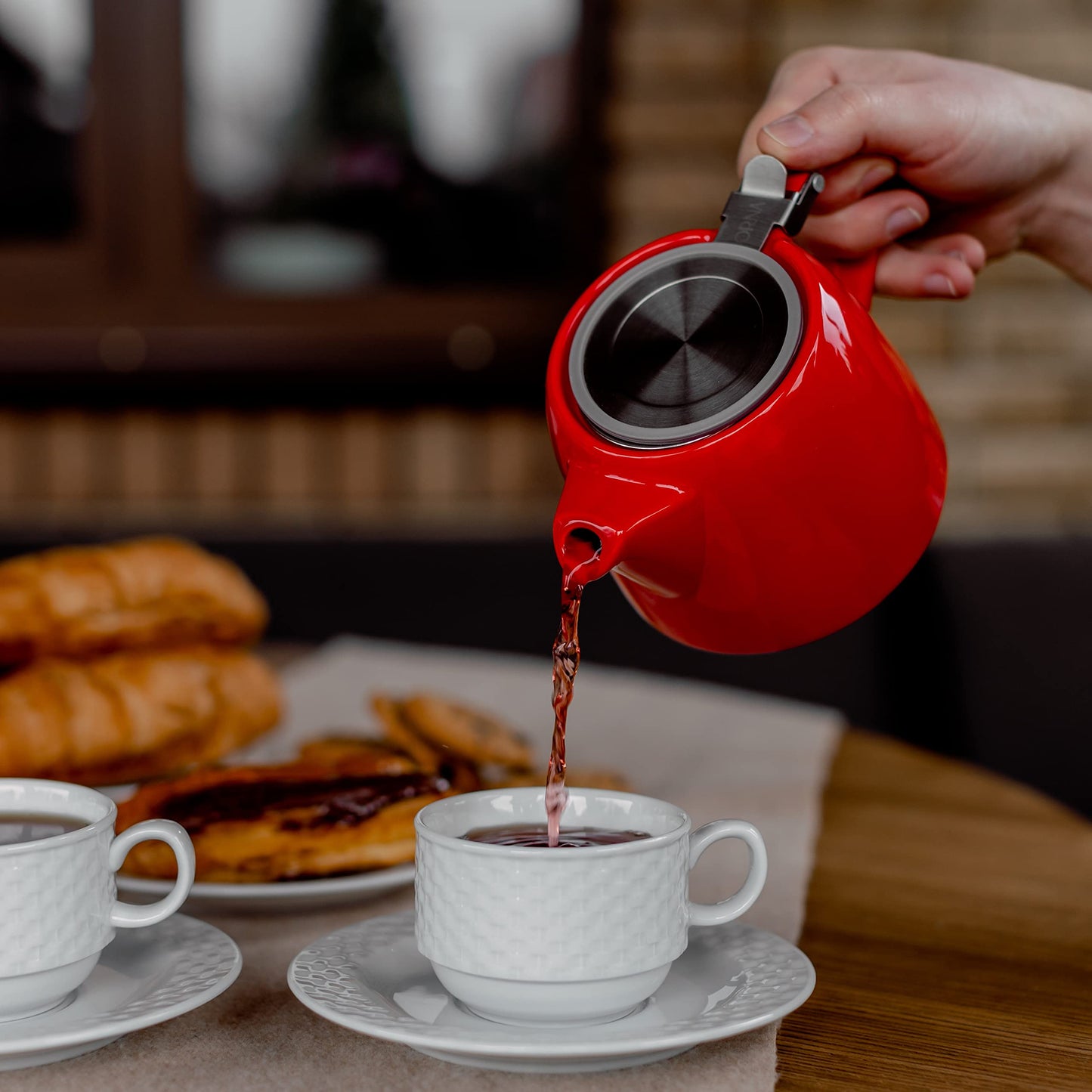 ORNA Ceramic Loose Leaf Teapot with Infuser Strainer and Lid – Small Porcelain Tea Pot Brewer for One or 2 Person