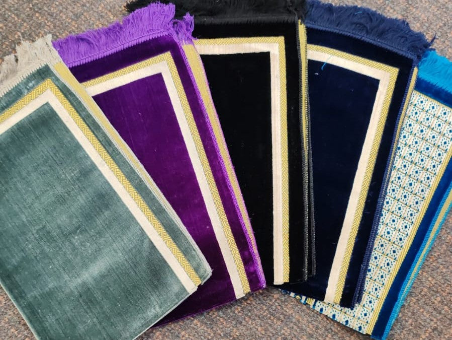 Muslim Prayer Mat Janamaz Islamic Salat Rug Different Colours 1pc only £9.50