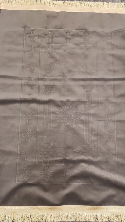 Islamic Janamaz Prayer Mat – Muslim Sajjada Salah Rug + Free Tasbih (4 Colors Available)
